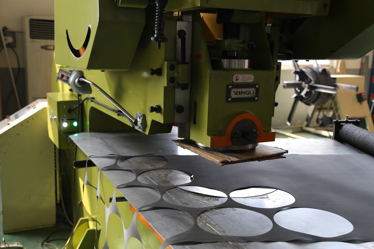 5、IMG_0620冲床冲床